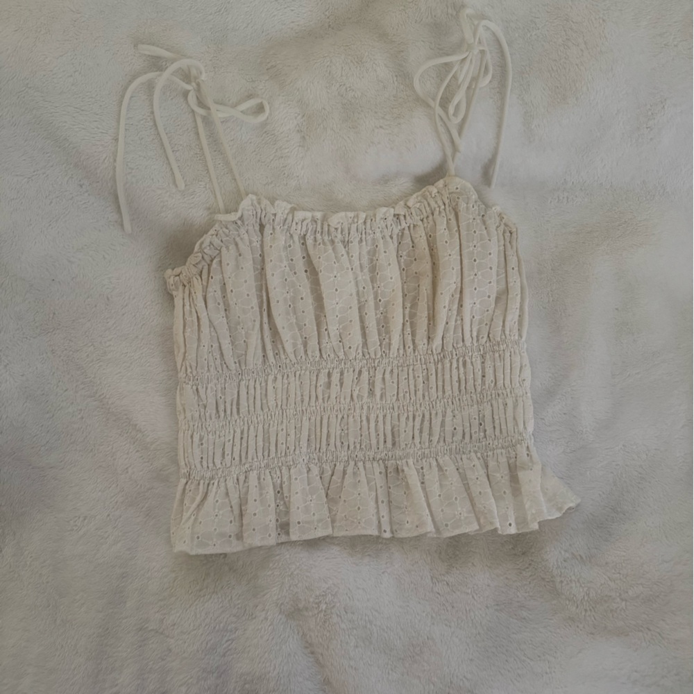 STRETCHY - NEVER WORN White Tank